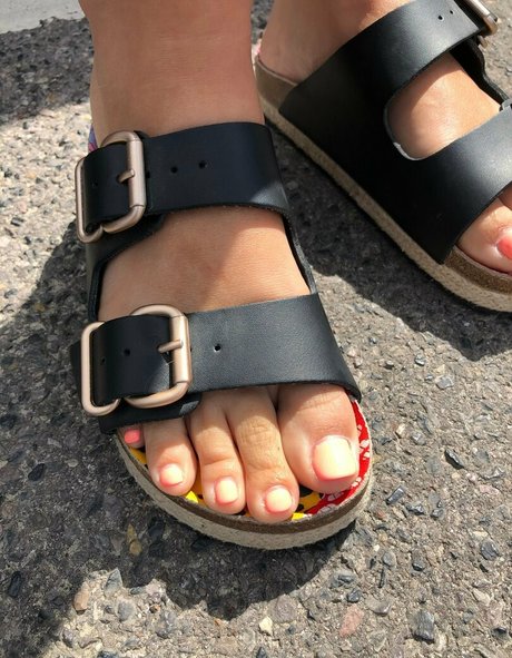 ジンジャーティーンオンリーファンズ アート裸 写真