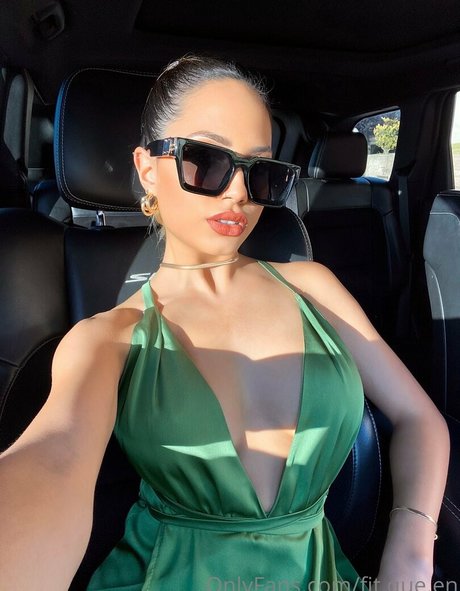 Fit que en ホットモデル 写真