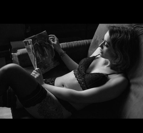 Ely Mango ポルノスター エロティック 写真