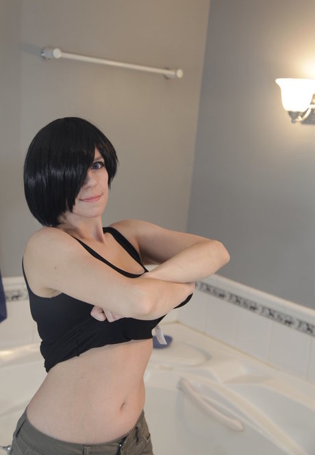 Little Finch アダルトモデル 写真