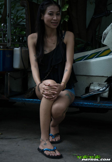 TukTuk Patrol スターセックス 写真