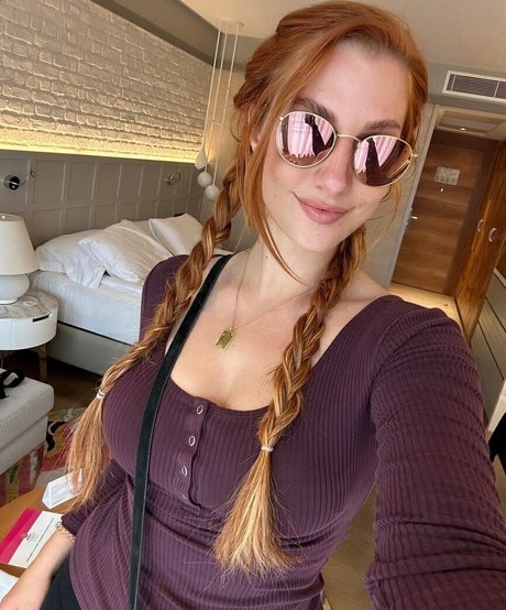 Lara Loft 美しいポルノスター 写真