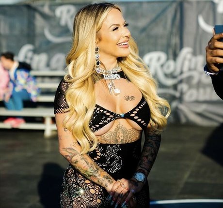 Tay Money トップモデル 画像