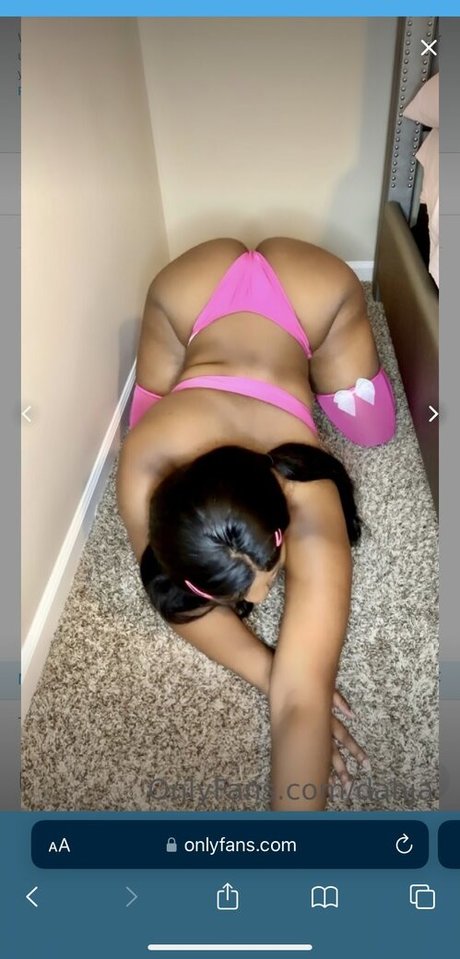 毛深いアジア人オンリーファンズ アート裸 画像