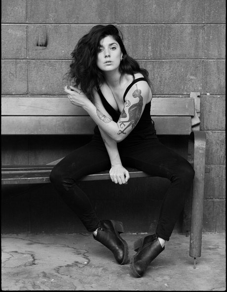 ニューハーフの乗馬オンリーファンズ 美しいヌード アーカイブ