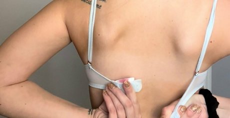 金髪のホットな妻オンリーファンズ ホットセクシー 写真