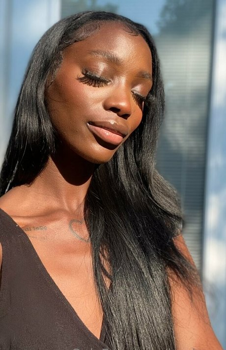 LomlZara ポルノスター xxx 写真