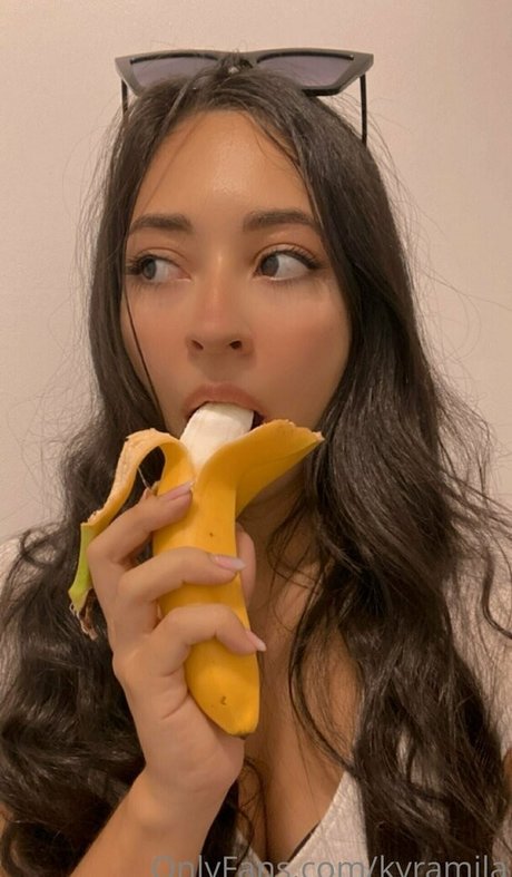 kyramila アダルトスター 写真