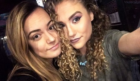 オンリーファンズを崇拝する セクシー裸 ギャラリー