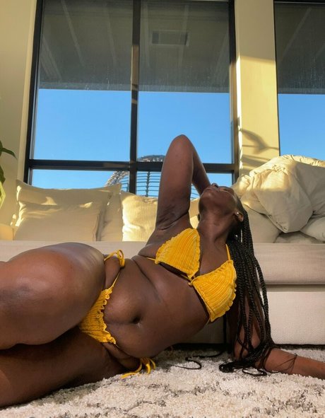 軍事オンリーファンズ xxx 写真