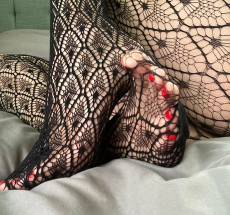 アウトドア 熟女 オンリーファンズ 可愛い 写真