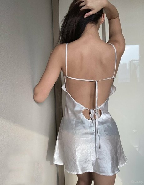 熟女の足オンリーファンズ アートポルノ 画像