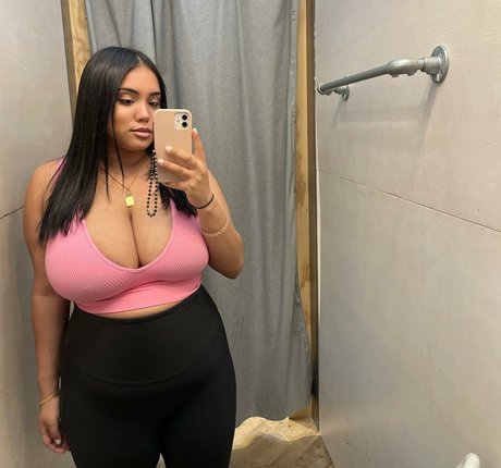 レズビアン乱交オンリーファンズ ヌード 写真