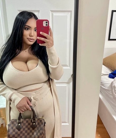 POVオンリーファン ホットヌード 写真