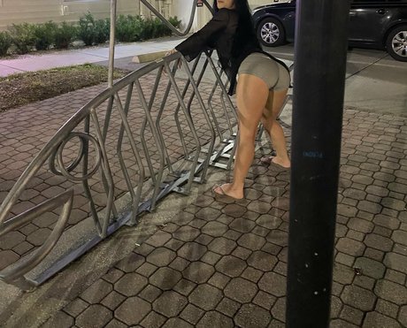 変態エボニーオンリーファンズ 裸 画像