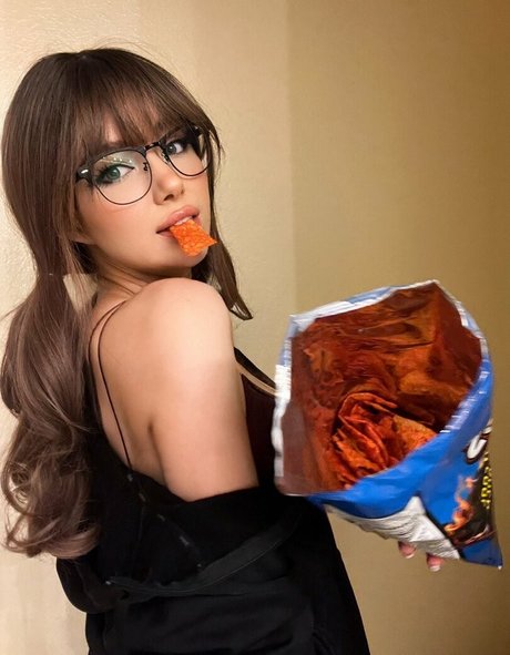 JenaUrf アダルト女優 写真