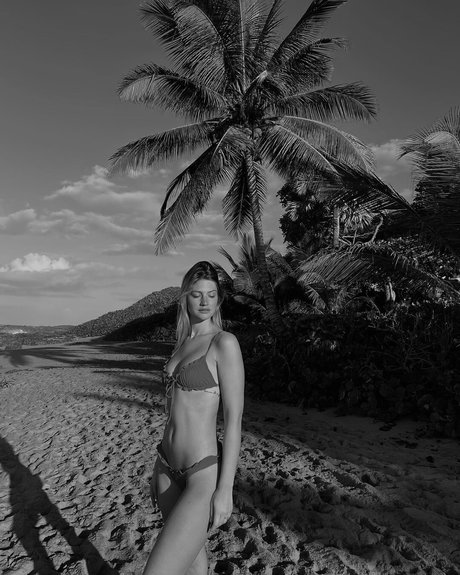 Marine Dauchez ポルノスター セクシー 写真