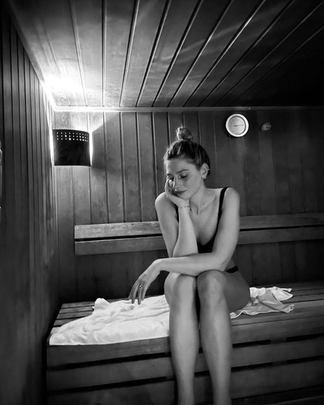 おばあちゃんの熟女オンリーファンズ セクシー 写真