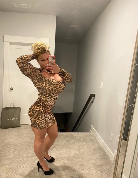 ブルネットのPOV オンリーファンズ アダルト 画像