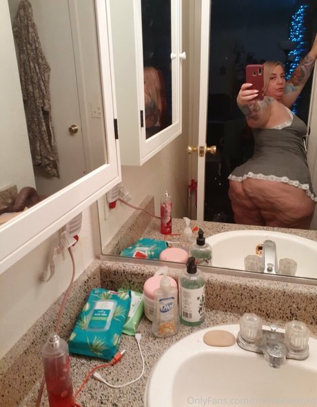 msminniexoxo トップモデル 写真