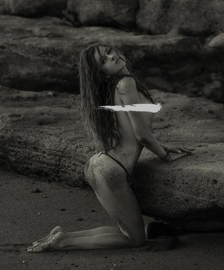 Nayeli Rose ヌードモデル 写真