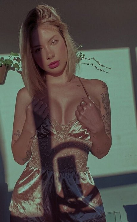 euyaz エロティック女優 画像