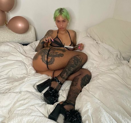 モデルファックオンリーファンズ 美しい裸 ギャラリー