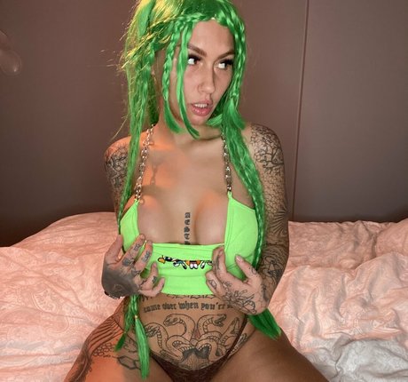 ベイビーヌードオンリーファンズ 可愛い 写真