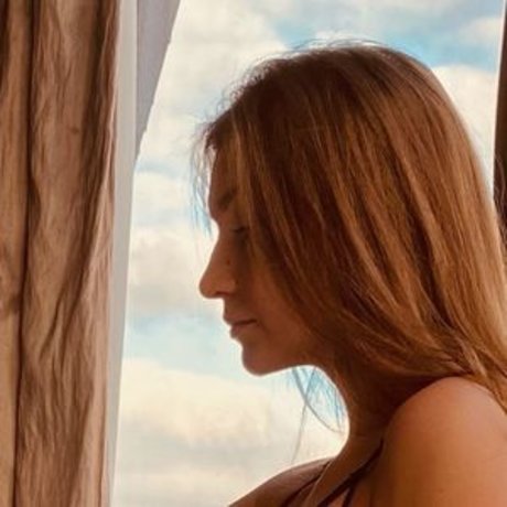 小さいチンポのシーメールオンリーファンズ アート裸 写真