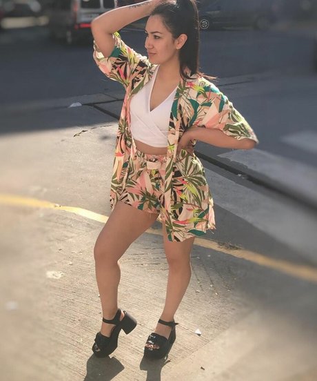 Rocio Lazarte ポルノモデル 写真