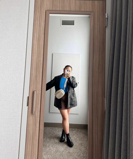 黒人ティーンのプッシーオンリーファンズ セクシー 写真