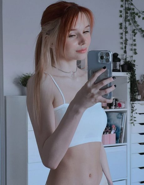 smorodinova ポルノモデル 画像