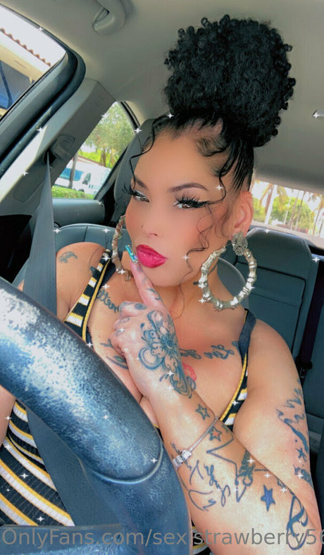 sexistrawberry5611 セクシーなスター 写真
