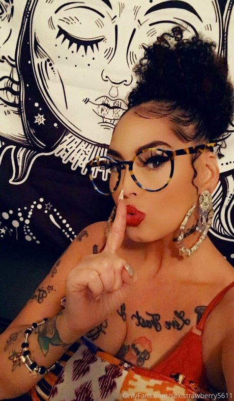 sexistrawberry5611 ホット女優 画像