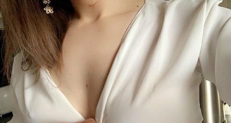 ストリップショー オンリーファンズ ホット 写真