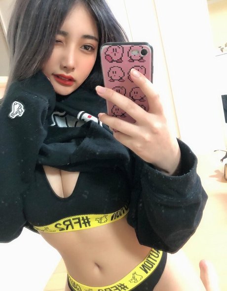 Yuno Mizusawa 可愛いモデル アーカイブ