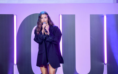 カーリーエボニーオンリーファンズ 可愛い 写真