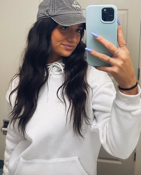 Emma Trout 可愛いモデル ギャラリー