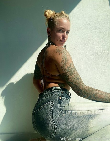 足 マンコ オンリーファンズ 無料 ギャラリー