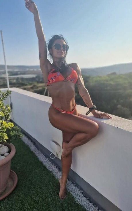 フィットネスアナルオンリーファンズ アート裸 画像