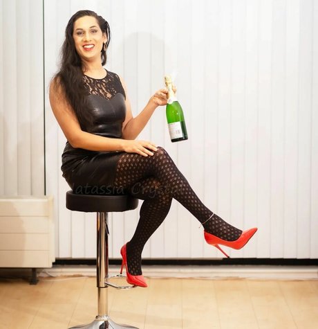 Natassia Crystal ポルノモデル ギャラリー