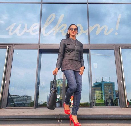 Natassia Crystal ポルノスター エロティック 画像