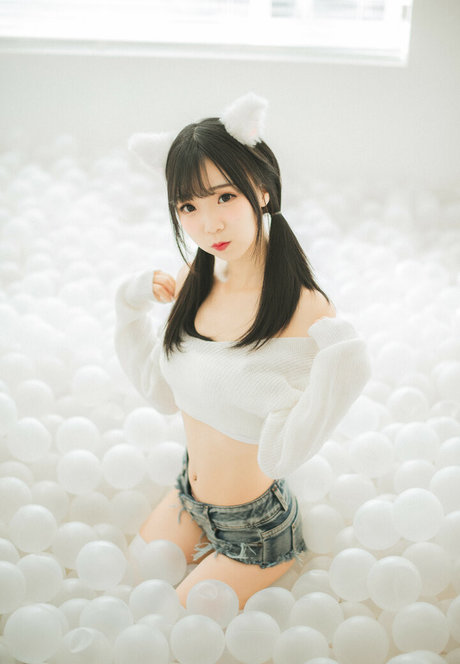 hattiecos アダルトモデル 画像