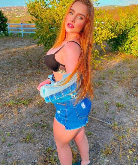 Pula Bath アート女優 画像