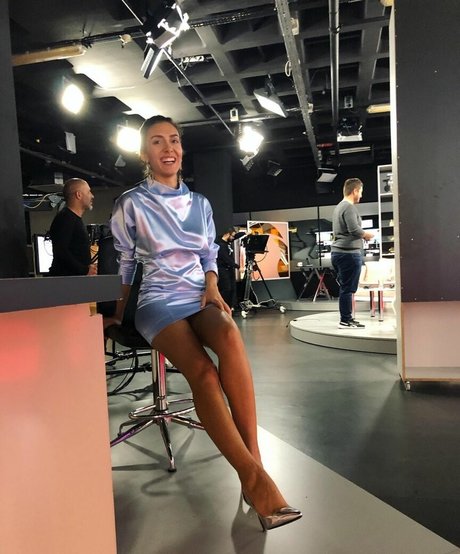 Asli Sevi ポルノスター ヌード 写真