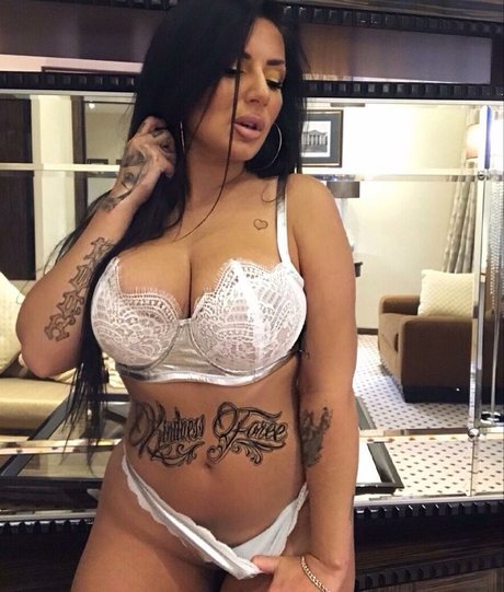 ティーンランジェリーオンリーファンズ ホットxxx 画像