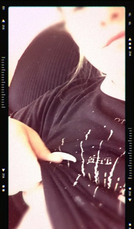 asmr ジンジャー オンリーファンズ ヌード 写真