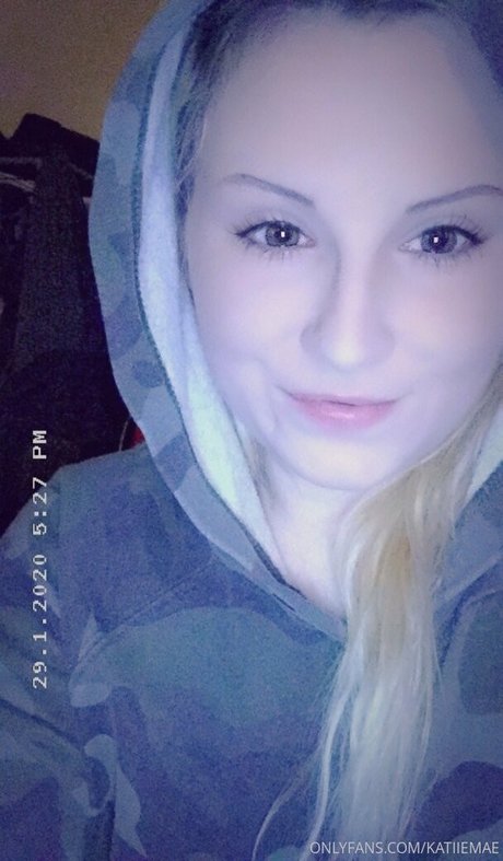 katiiemae ヌードのポルノスター 写真