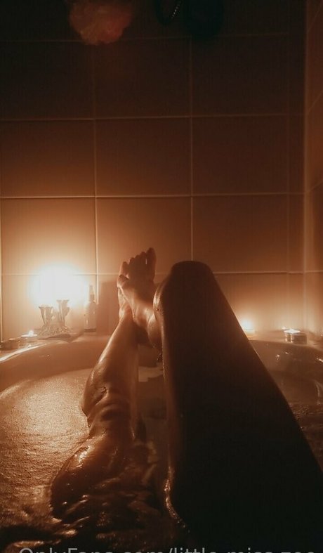 金髪のホットな妻オンリーファンズ 美しい裸 画像