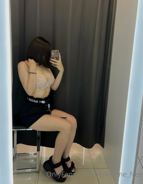 バン・オンリーファンズ ポルノグラフィック 画像